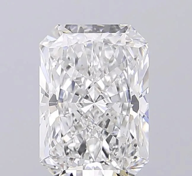 2.10ct Radiant Lab Grown Diamond (Colour E, Clarity VVS2, IGI Certified)