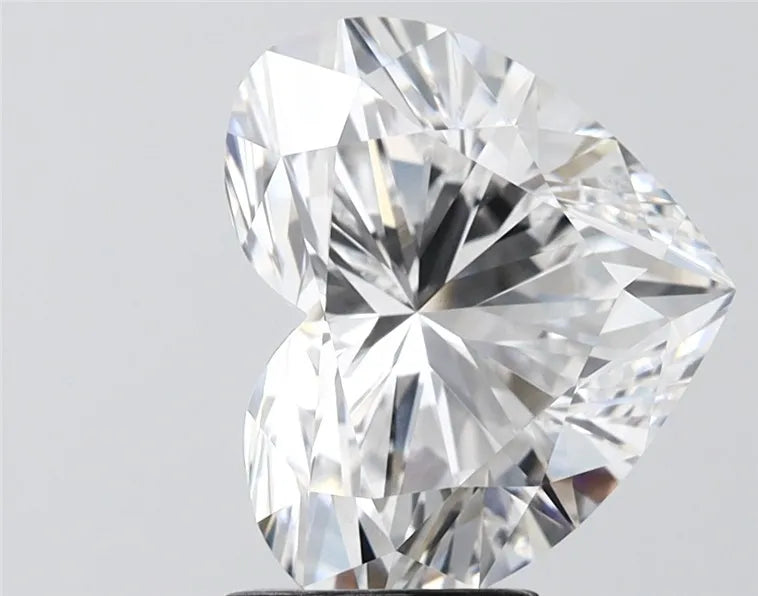 4.02ct Heart Lab Grown Diamond (Colour D, Clarity VVS2, IGI Certified)