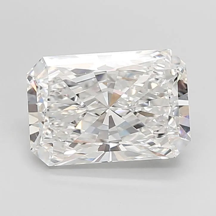 4.04ct Radiant Lab Grown Diamond (Colour E, Clarity VVS2, IGI Certified)