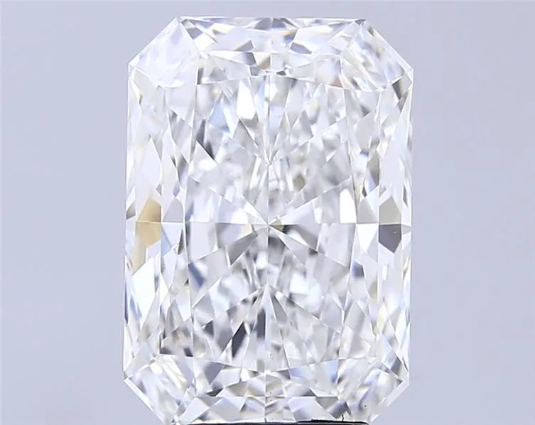 5.72ct Radiant Lab Grown Diamond (Colour E, Clarity VVS2, IGI Certified)