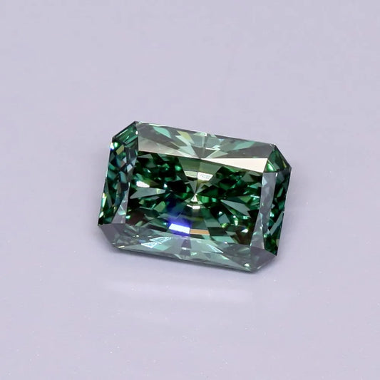 2.53ct Radiant Lab Grown Diamond (Colour Fancy Vivid Green, Clarity VVS2, IGI Certified)
