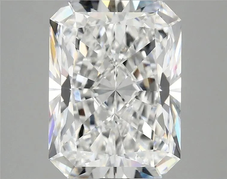 4.00ct Radiant Lab Grown Diamond (Colour E, Clarity VVS2, IGI Certified)