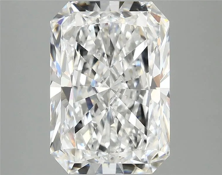 4.01ct Radiant Lab Grown Diamond (Colour E, Clarity VVS2, IGI Certified)