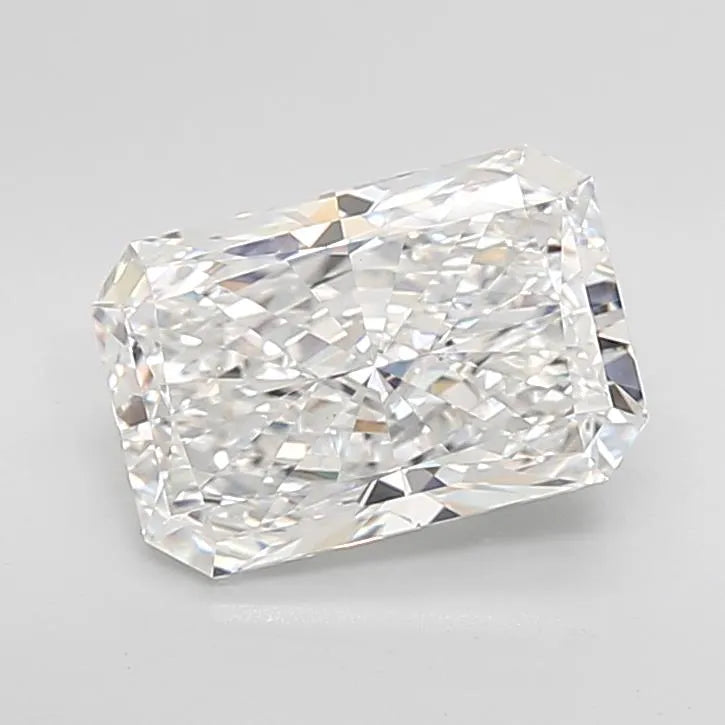 4.03ct Radiant Lab Grown Diamond (Colour E, Clarity VVS2, IGI Certified)
