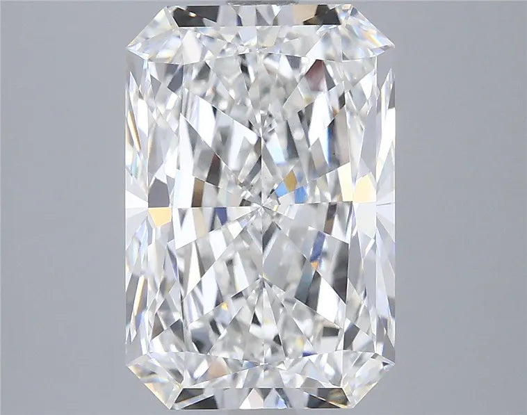 5.02ct Radiant Lab Grown Diamond (Colour E, Clarity VVS2, IGI Certified)