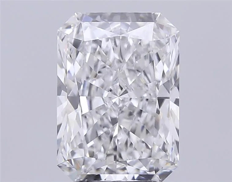 5.26ct Radiant Lab Grown Diamond (Colour E, Clarity VVS2, IGI Certified)