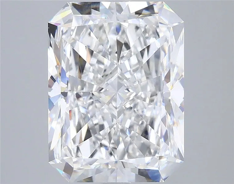 5.82ct Radiant Lab Grown Diamond (Colour E, Clarity VVS2, IGI Certified)
